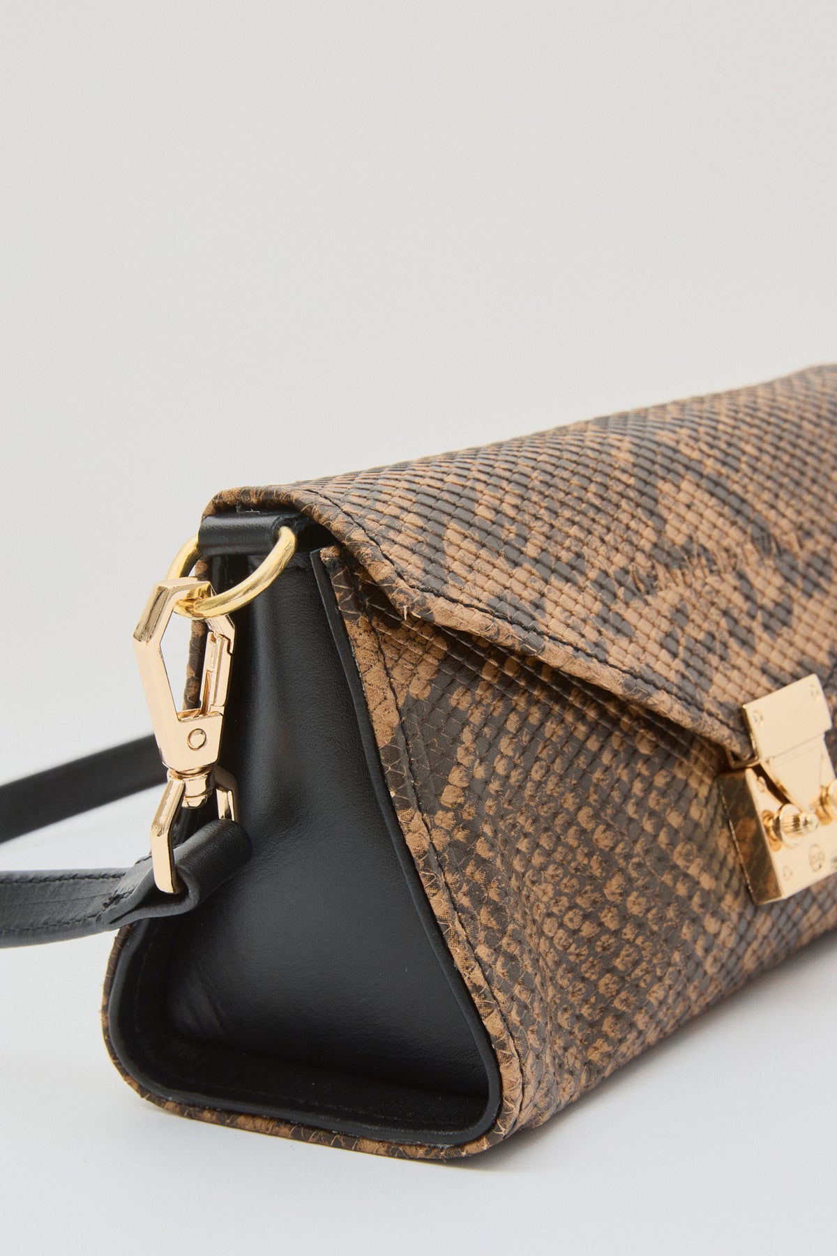 Leather Twist Lockette Bag