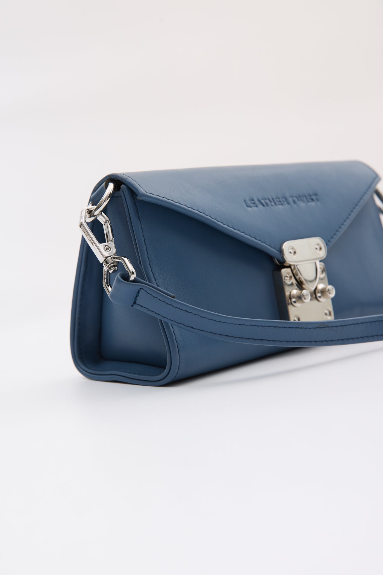 Leather Twist Lockette Bag